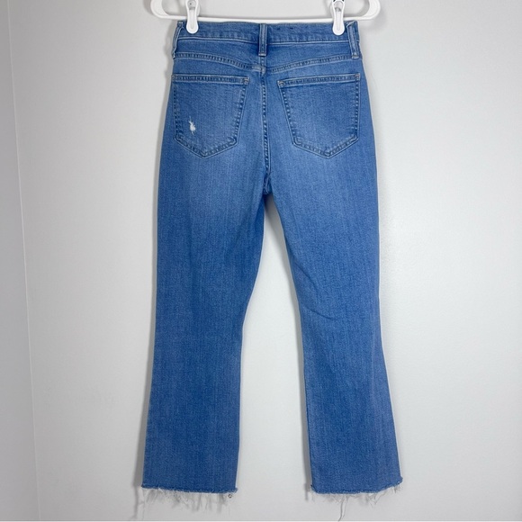 Gap Women’s High Rise Kick Fit Jean Medium Wash Size 26/2 Regular - Picture 8 of 12